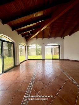 Casas en aquiler o venta Escazu Costa Rica, CR Escazu casas de lujo|alquiler o venta, Escazu Los Laureles casas en alquiler o en venta, Venta de cass Escazu Costa Rica, Alquiler casas en CR Escazu Laureles