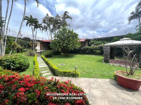 Casas en venta Escazu San Rafael, Costa Rica casa en venta Escazu San Rafael, CR Escazu venta de casas con gran jardin