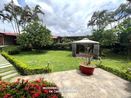 Casas en venta Escazu San Rafael, Costa Rica casa en venta Escazu San Rafael, CR Escazu venta de casas con gran jardin