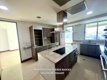 Central Park Escazu condominios en alquiler o venta, CR Escazu condos de lujo en alquiler o venta Central Park