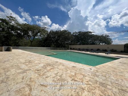 Central Park Escazu condominios en alquiler o venta, CR Escazu condos de lujo en alquiler o venta Central Park