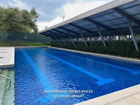 Central Park Escazu condominios en alquiler o venta, CR Escazu condos de lujo en alquiler o venta Central Park