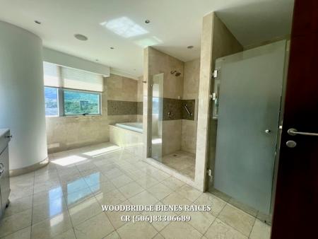 Central Park Escazu condominios en alquiler o venta, CR Escazu condos de lujo en alquiler o venta Central Park