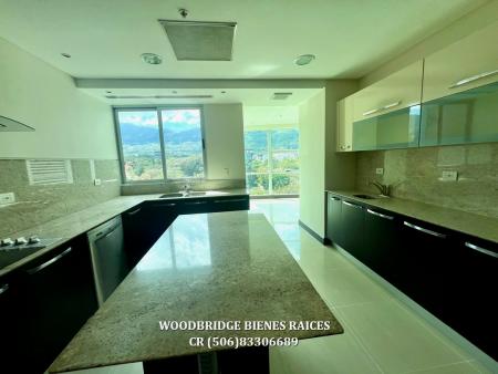Escazu Central Park condominios en alquiler, CR Escazu condominios de lujo en Central Park en alquiler o venta, Central Park Escazu Trejos Montealegre condos en alquiler o venta