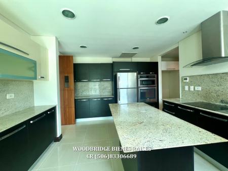 Escazu Central Park condominios en alquiler, CR Escazu condominios de lujo en Central Park en alquiler o venta, Central Park Escazu Trejos Montealegre condos en alquiler o venta